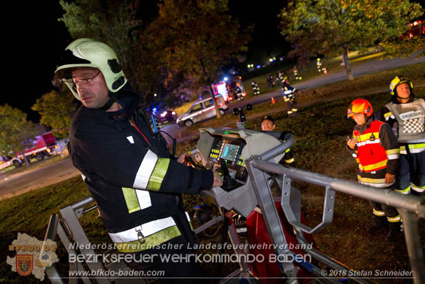 20181012 Realistische Brandeinsatzbung in Oberwaltersdorf  Foto:  Stefan Schneider