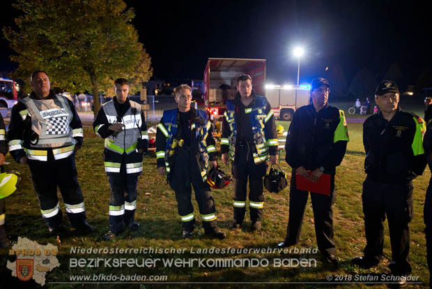 20181012 Realistische Brandeinsatzbung in Oberwaltersdorf  Foto:  Stefan Schneider