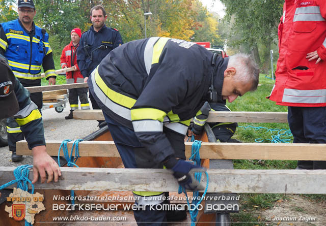 20191019 KHD &Uuml;bung in Hainburg 6. Zug (Wasserdienst)  Foto. Joachim Zagler