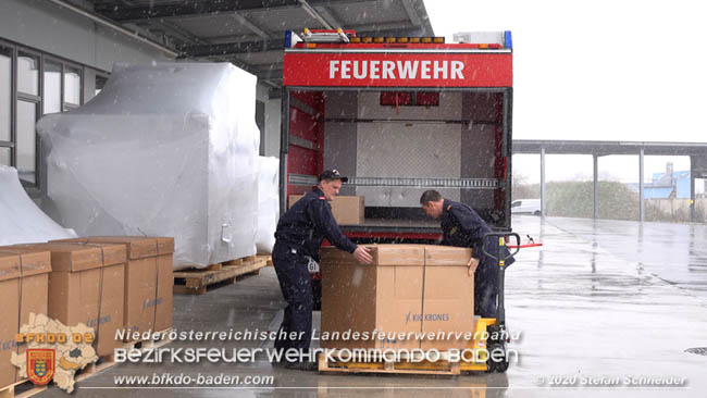 20200325 Weiterer Transport von 4.500 Stck Leergebinden die von der Firma Kosme Gesellschaft mbH unentgeltlich der N Feuerwehr zur Verfgung gestellt wurden 