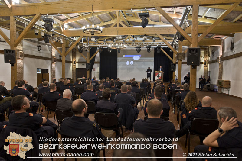 20211015 Vortrag des Zivilschutzverbandes in der Feuerwehrscheune Unterwaltersdorf über das Thema Blackout FOTO: © Stefan Schneider 20211015 Vortrag des Zivilschutzverbandes in der Feuerwehrscheune Unterwaltersdorf über das Thema Blackout FOTO: © Stefan Schneider
