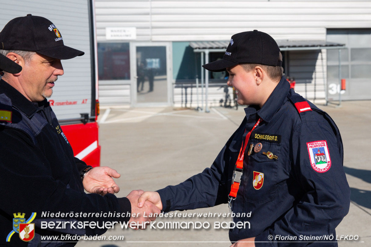 20211106 Jugendfeuerwehrmann David SCHINDLEGGER FF Traiskirchen-Stadt holt sich das "Goldene" Feuerwehrjugendleistungsabzeichen  Foto: Florian Steiner N LFKDO