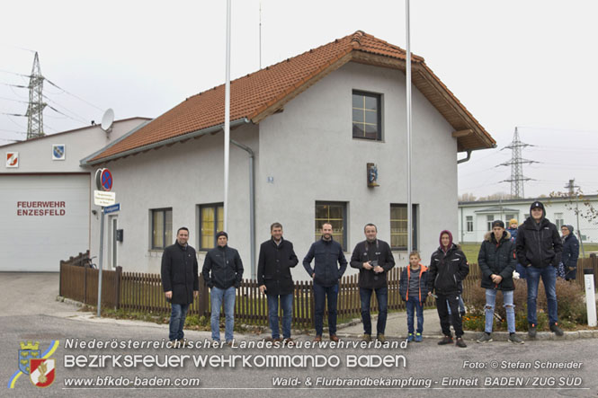 20211111_HLFA 2 Waldbrand NLFV fr den Bezirk BADEN bei der FF Enzesfeld eingetroffen   Foto:  Stefan Schneider BFKDO BADEN