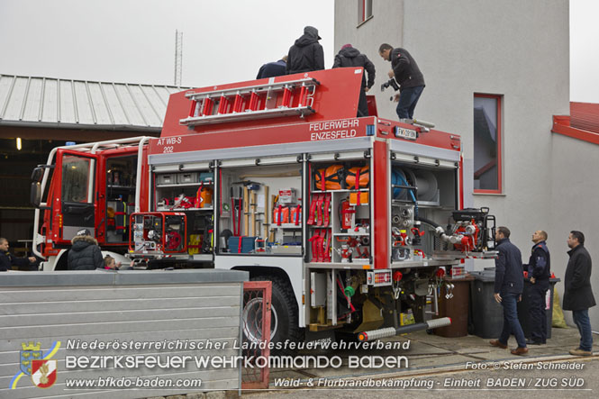 20211111_HLFA 2 Waldbrand NÖLFV für den Bezirk BADEN bei der FF Enzesfeld eingetroffen Foto: © Stefan Schneider BFKDO BADEN 20211111_HLFA 2 Waldbrand NÖLFV für den Bezirk BADEN bei der FF Enzesfeld eingetroffen Foto: © Stefan Schneider BFKDO BADEN