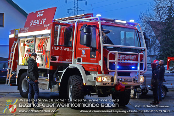 20211111_HLFA 2 Waldbrand NLFV fr den Bezirk BADEN bei der FF Enzesfeld eingetroffen   Foto:  Stefan Schneider BFKDO BADEN