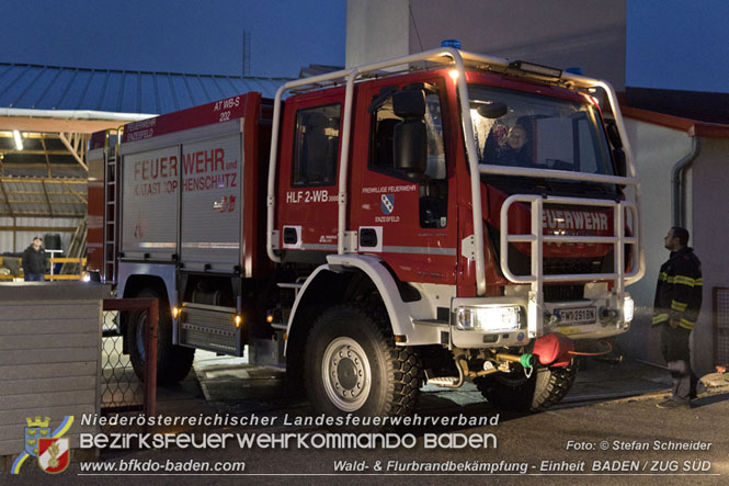 20211111_HLFA 2 Waldbrand NÖLFV für den Bezirk BADEN bei der FF Enzesfeld eingetroffen Foto: © Stefan Schneider BFKDO BADEN 20211111_HLFA 2 Waldbrand NÖLFV für den Bezirk BADEN bei der FF Enzesfeld eingetroffen Foto: © Stefan Schneider BFKDO BADEN