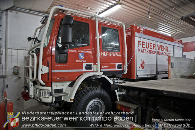 20211111_HLFA 2 Waldbrand NÖLFV für den Bezirk BADEN bei der FF Enzesfeld eingetroffen Foto: © Stefan Schneider BFKDO BADEN 20211111_HLFA 2 Waldbrand NÖLFV für den Bezirk BADEN bei der FF Enzesfeld eingetroffen Foto: © Stefan Schneider BFKDO BADEN