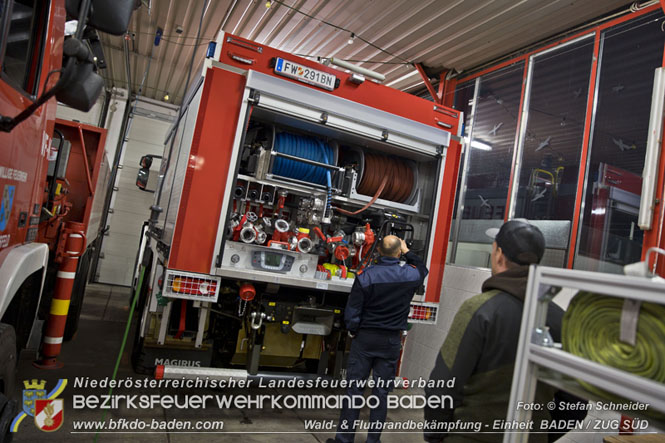20211111_HLFA 2 Waldbrand NÖLFV für den Bezirk BADEN bei der FF Enzesfeld eingetroffen Foto: © Stefan Schneider BFKDO BADEN 20211111_HLFA 2 Waldbrand NÖLFV für den Bezirk BADEN bei der FF Enzesfeld eingetroffen Foto: © Stefan Schneider BFKDO BADEN