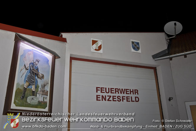 20211111_HLFA 2 Waldbrand NÖLFV für den Bezirk BADEN bei der FF Enzesfeld eingetroffen Foto: © Stefan Schneider BFKDO BADEN 20211111_HLFA 2 Waldbrand NÖLFV für den Bezirk BADEN bei der FF Enzesfeld eingetroffen Foto: © Stefan Schneider BFKDO BADEN