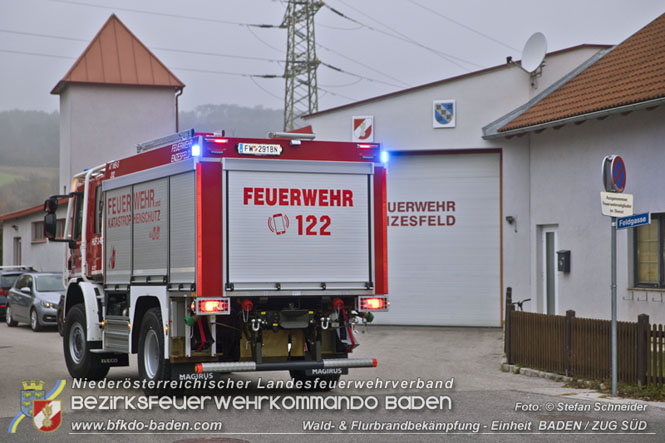 20211111_HLFA 2 Waldbrand NÖLFV für den Bezirk BADEN bei der FF Enzesfeld eingetroffen   Foto: © Stefan Schneider BFKDO BADEN