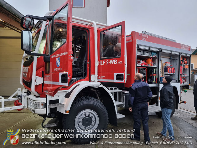 20211111_HLFA 2 Waldbrand NÖLFV für den Bezirk BADEN bei der FF Enzesfeld eingetroffen Foto: © Stefan Schneider BFKDO BADEN 20211111_HLFA 2 Waldbrand NÖLFV für den Bezirk BADEN bei der FF Enzesfeld eingetroffen Foto: © Stefan Schneider BFKDO BADEN