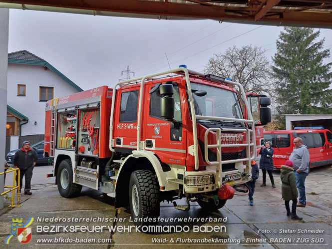 20211111_HLFA 2 Waldbrand NÖLFV für den Bezirk BADEN bei der FF Enzesfeld eingetroffen Foto: © Stefan Schneider BFKDO BADEN 20211111_HLFA 2 Waldbrand NÖLFV für den Bezirk BADEN bei der FF Enzesfeld eingetroffen Foto: © Stefan Schneider BFKDO BADEN
