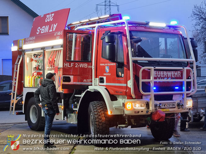 20211111_HLFA 2 Waldbrand NÖLFV für den Bezirk BADEN bei der FF Enzesfeld eingetroffen Foto: © Stefan Schneider BFKDO BADEN 20211111_HLFA 2 Waldbrand NÖLFV für den Bezirk BADEN bei der FF Enzesfeld eingetroffen Foto: © Stefan Schneider BFKDO BADEN