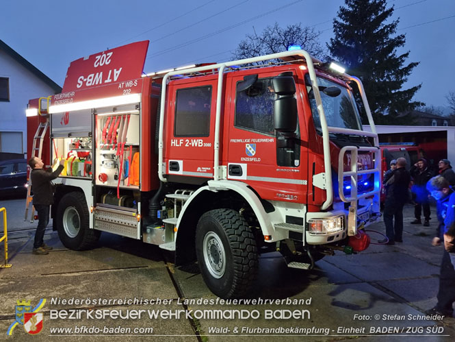 20211111_HLFA 2 Waldbrand NÖLFV für den Bezirk BADEN bei der FF Enzesfeld eingetroffen Foto: © Stefan Schneider BFKDO BADEN 20211111_HLFA 2 Waldbrand NÖLFV für den Bezirk BADEN bei der FF Enzesfeld eingetroffen Foto: © Stefan Schneider BFKDO BADEN