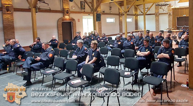 Feuerwehrkommandanten-Fortbildung 2022 in der Feuerwehrscheune Unterwaltersdorf