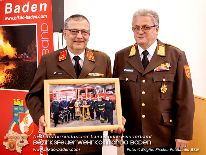 Bezirksfeuerwehrtag 2022 in Neuhaus a.d.Triesting    Foto: Brigitte Fischer