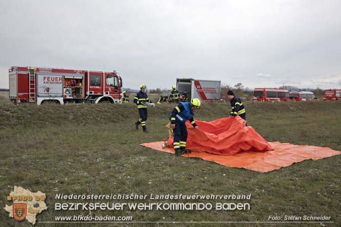 20221105 KHD-bung des 1. und 3.Zuges der 2.KHD Bereitschaft in Blumau-Neurihof