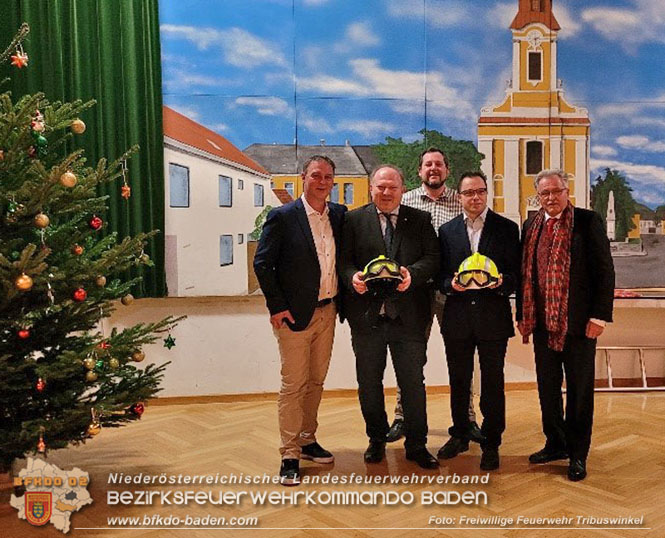 2022 Weihnachtsgeschenke für die FF Tribuswinkel Foto: FF Tribuswinkel 2022 Weihnachtsgeschenke für die FF Tribuswinkel Foto: FF Tribuswinkel
