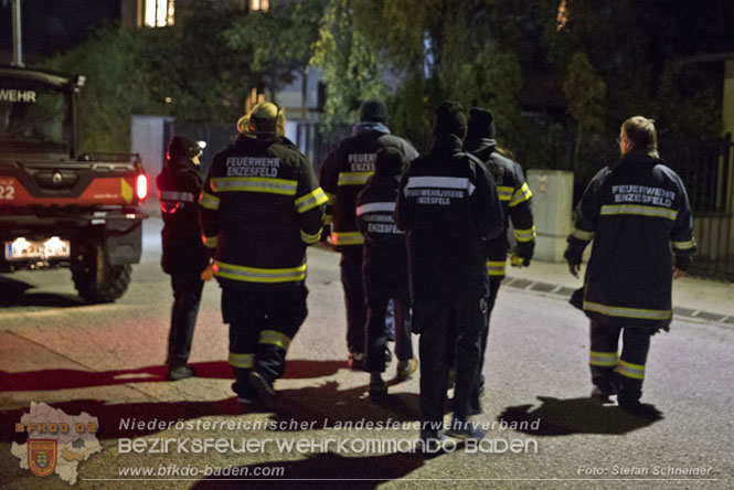 20231104_Nachtwanderung der Feuerwehrjugend des Bezirkes Baden, diesmal in Baden