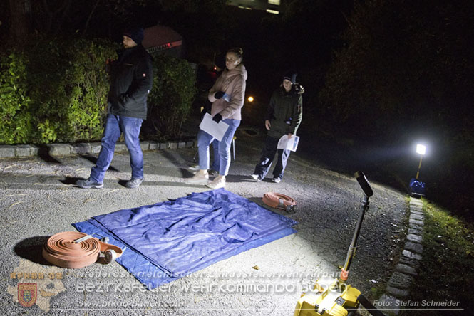 20231104_Nachtwanderung der Feuerwehrjugend des Bezirkes Baden, diesmal in Baden