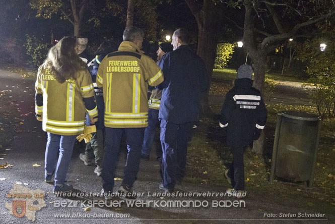 20231104_Nachtwanderung der Feuerwehrjugend des Bezirkes Baden, diesmal in Baden