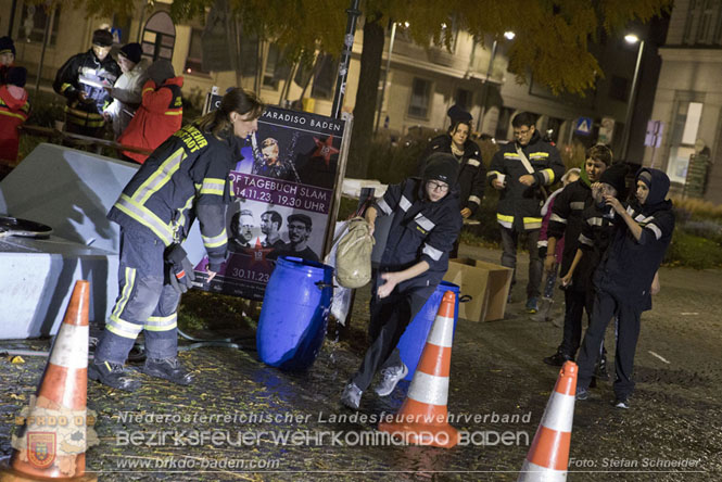 20231104_Nachtwanderung der Feuerwehrjugend des Bezirkes Baden, diesmal in Baden