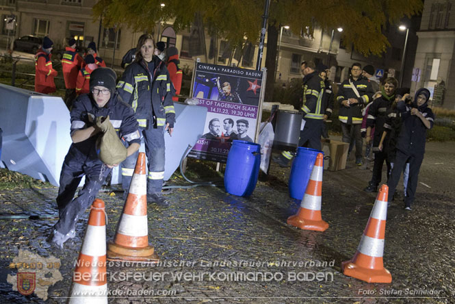 20231104_Nachtwanderung der Feuerwehrjugend des Bezirkes Baden, diesmal in Baden