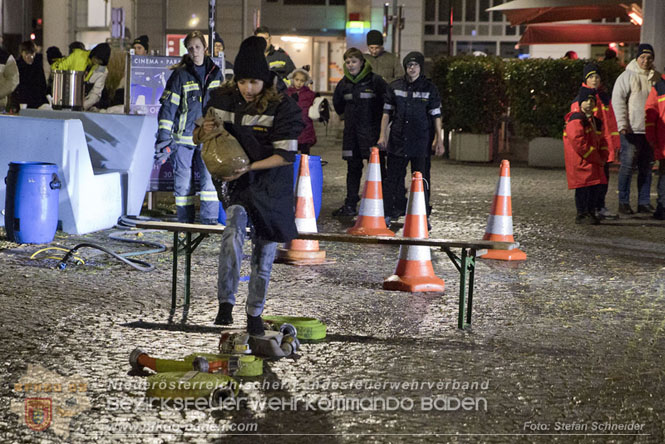 20231104_Nachtwanderung der Feuerwehrjugend des Bezirkes Baden, diesmal in Baden