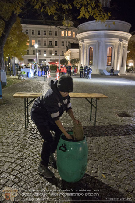 20231104_Nachtwanderung der Feuerwehrjugend des Bezirkes Baden, diesmal in Baden