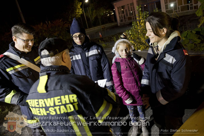 20231104_Nachtwanderung der Feuerwehrjugend des Bezirkes Baden, diesmal in Baden