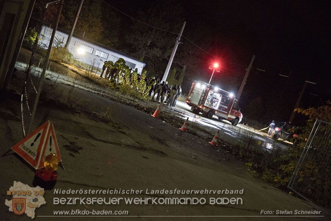 20231104_Nachtwanderung der Feuerwehrjugend des Bezirkes Baden, diesmal in Baden