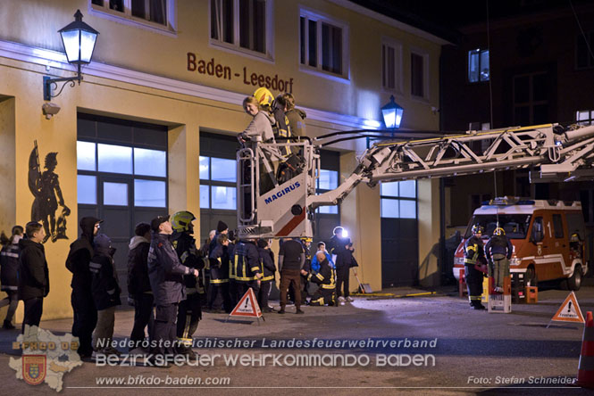 20231104_Nachtwanderung der Feuerwehrjugend des Bezirkes Baden, diesmal in Baden