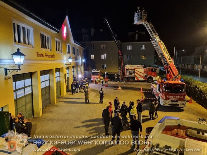 20231104_Nachtwanderung der Feuerwehrjugend des Bezirkes Baden, diesmal in Baden