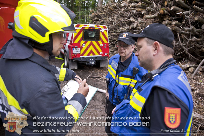 20240601 Abschnittsübung „Waldbrand" 2024 in Furth-Pottenstein-Weissenbach Foto: Stefan Schneider S5/BFKDO Baden 20240601 Abschnittsübung „Waldbrand" 2024 in Furth-Pottenstein-Weissenbach Foto: Stefan Schneider S5/BFKDO Baden