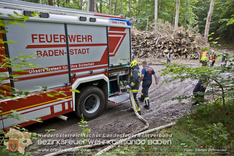 20240601 Abschnittsübung „Waldbrand" 2024 in Furth-Pottenstein-Weissenbach Foto: Stefan Schneider S5/BFKDO Baden 20240601 Abschnittsübung „Waldbrand" 2024 in Furth-Pottenstein-Weissenbach Foto: Stefan Schneider S5/BFKDO Baden