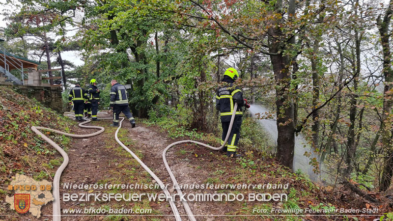 20241005_Abschnittsfeuerwehr�bung in Pfaffst�tten Waldgebiet Rund um die Rudolf Prokschh�tte  Foto: Stefan Schneider FF Baden-Stadt