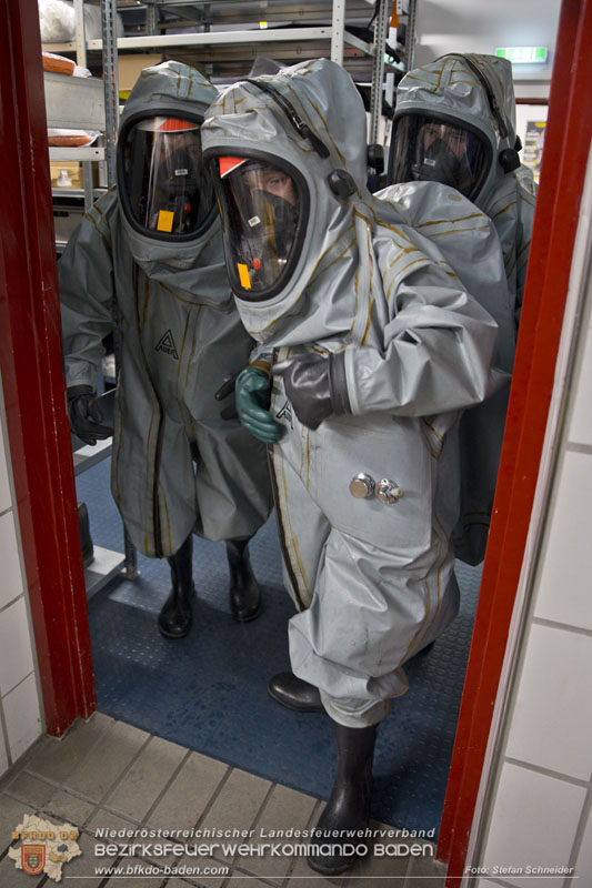Schadstoffdienst Fortbildung 2024 des Bezirksfeuerwehrkommandos BADEN bei der BF Wien in Floridsdorf Foto: Stefan Schneider BFKDO Schadstoffdienst Fortbildung 2024 des Bezirksfeuerwehrkommandos BADEN bei der BF Wien in Floridsdorf Foto: Stefan Schneider BFKDO