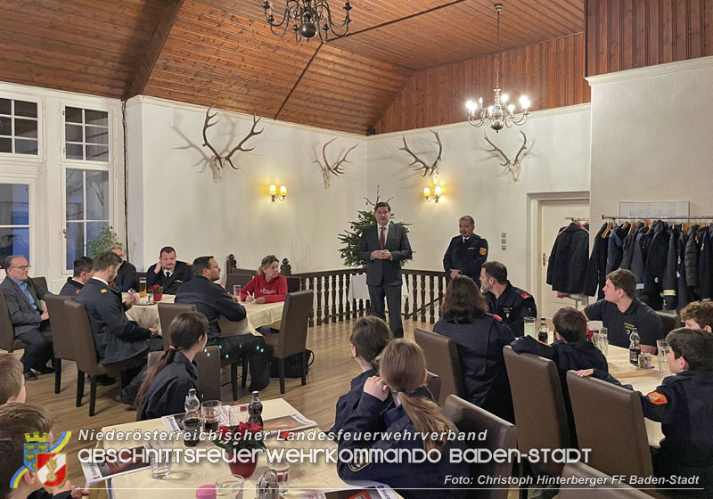 20241214 Weihnachtsfeier der drei Badener Feuerwehrjugendgruppen am Rudolfshof und diesmal sogar mit besondern Ehrengäste Foto: Christoph Hinterberger FF Baden-Stadt 20241214 Weihnachtsfeier der drei Badener Feuerwehrjugendgruppen am Rudolfshof und diesmal sogar mit besondern Ehrengäste Foto: Christoph Hinterberger FF Baden-Stadt