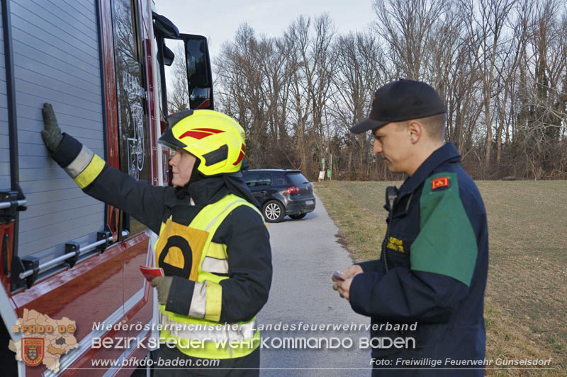20250201_Weiße Fahne bei der Ausbildungsprüfung Technische Hilfeleistung in Bronze u. Silber in Günselsdorf  Foto: Freiwillige Feuerwehr Günselsdorf