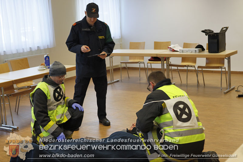 20250201_Weiße Fahne bei der Ausbildungsprüfung Technische Hilfeleistung in Bronze u. Silber in Günselsdorf  Foto: Freiwillige Feuerwehr Günselsdorf