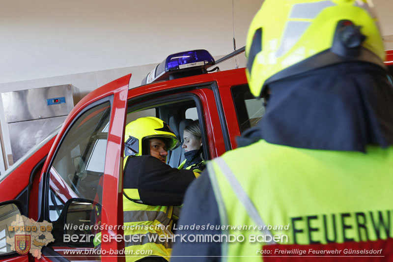20250201_Weiße Fahne bei der Ausbildungsprüfung Technische Hilfeleistung in Bronze u. Silber in Günselsdorf  Foto: Freiwillige Feuerwehr Günselsdorf