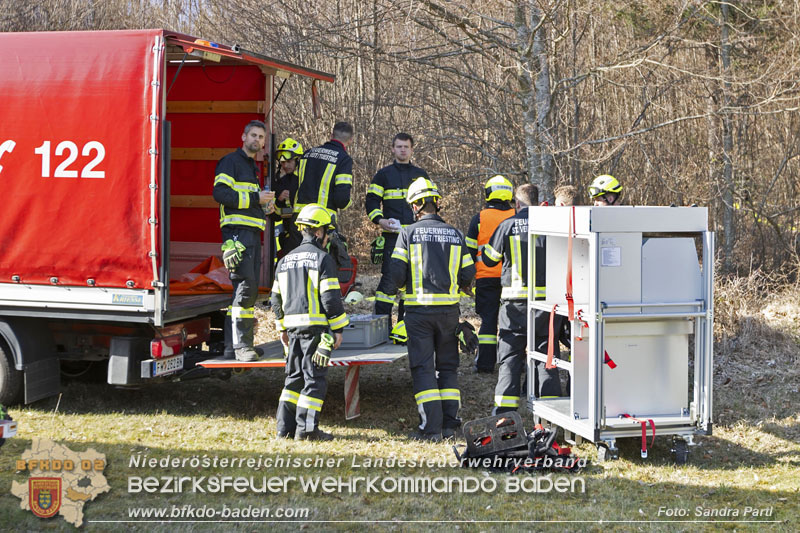 20250412_N Waldbrand im Triestingtal Bzirk BADEN - Flugdienst Feuerwehr - Bundesheer und Polizei probt den Ernstfall