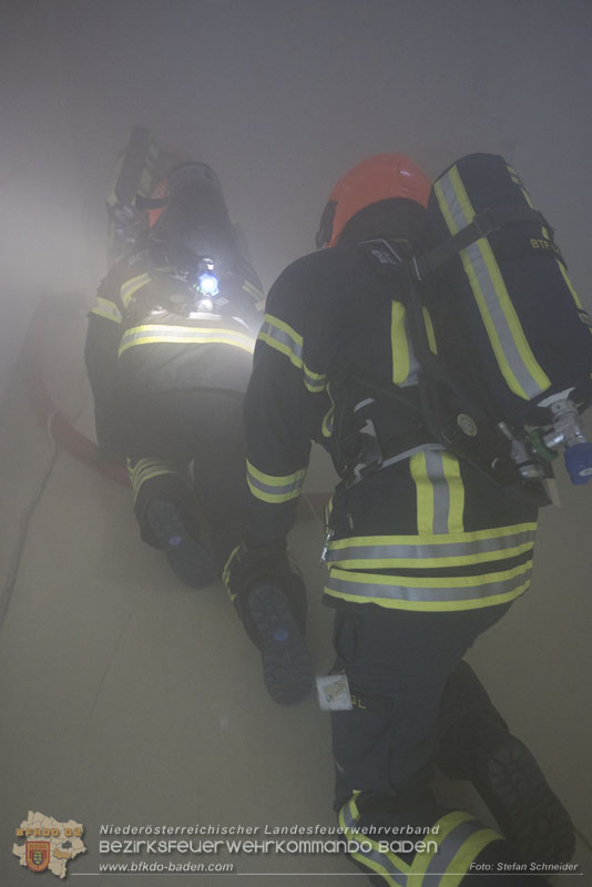 20251105_Einsatzkrfte trainierten den Ernstfall - Erfolgreiche Feuerwehrbung am Klinikstandort Baden    Foto: Stefan Schneider