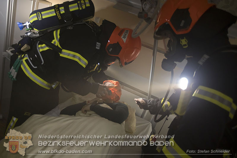 20251105_Einsatzkrfte trainierten den Ernstfall - Erfolgreiche Feuerwehrbung am Klinikstandort Baden    Foto: Stefan Schneider