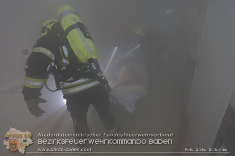 20251105_Einsatzkrfte trainierten den Ernstfall - Erfolgreiche Feuerwehrbung am Klinikstandort Baden    Foto: Stefan Schneider