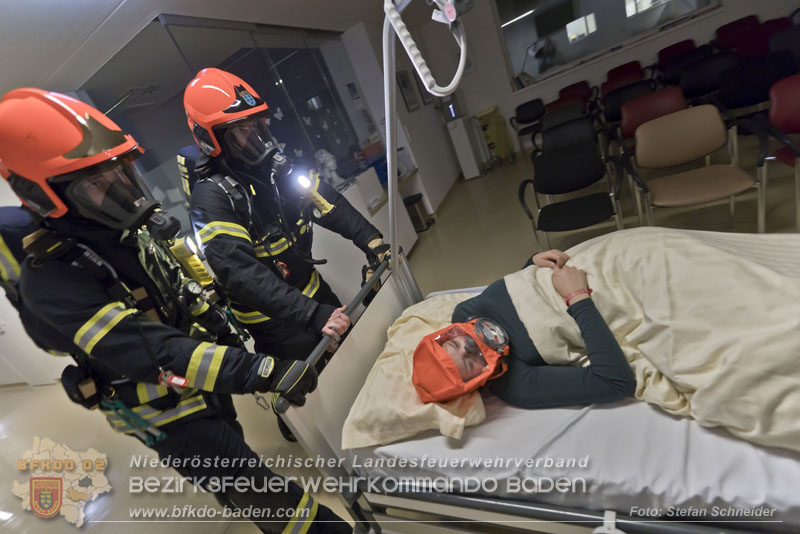 20251105_Einsatzkrfte trainierten den Ernstfall - Erfolgreiche Feuerwehrbung am Klinikstandort Baden    Foto: Stefan Schneider