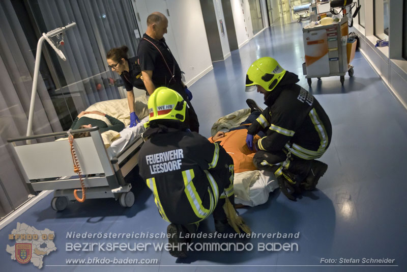 20251105_Einsatzkrfte trainierten den Ernstfall - Erfolgreiche Feuerwehrbung am Klinikstandort Baden    Foto: Stefan Schneider