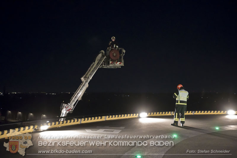 20251105_Einsatzkrfte trainierten den Ernstfall - Erfolgreiche Feuerwehrbung am Klinikstandort Baden    Foto: Stefan Schneider
