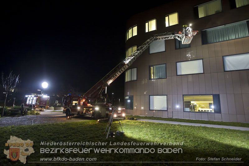 20251105_Einsatzkrfte trainierten den Ernstfall - Erfolgreiche Feuerwehrbung am Klinikstandort Baden    Foto: Stefan Schneider