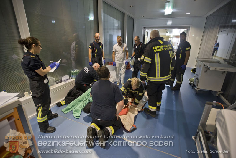 20251105_Einsatzkrfte trainierten den Ernstfall - Erfolgreiche Feuerwehrbung am Klinikstandort Baden    Foto: Stefan Schneider